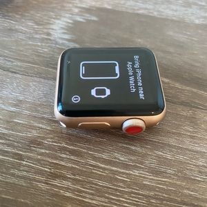 Apple Watch Series 3 38MM Rose Gold-Used